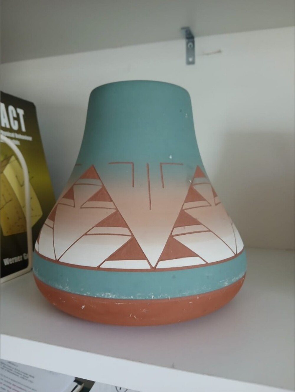 VINTAGE EAGLE HAWK SIOUX LAKOTA NATIVE AMERICAN SOUTHWEST FLARED VASE 7 INCH